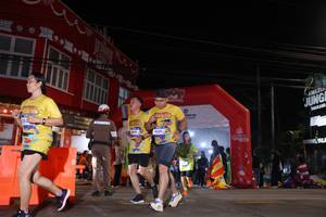 BIB: 500, 4339
                            <button type="button" onclick="openModal(26259386)" class="btn btn-primary btn-sm float-right btn-popup" data-toggle="modal" data-target=".modal-high-quality">
                        <i class="fas fa-shopping-cart"></i> Add to Cart
                    </button>
                                            <button type="button" onclick="isThisMe(26259386, true)" class="btn btn-success btn-sm float-right btn-popup btn-isme hidden" data-toggle="tooltip" data-placement="bottom" title="นี่คือรูปของคุณใช่ไหม คลิกที่นี่เพื่อเอาเข้าอัลบั้ม">
                        <i class="fas fa-plus"></i> Add to album
                    </button>
                    <button type="button" onclick="isThisMe(26259386, false)" class="btn btn-warning btn-sm float-right btn-popup btn-isnotme hidden">
                        <i class="fas fa-ban"></i> Remove from album
                    </button>